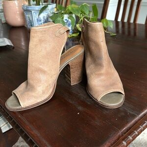 Lucky brand open toe leather heel